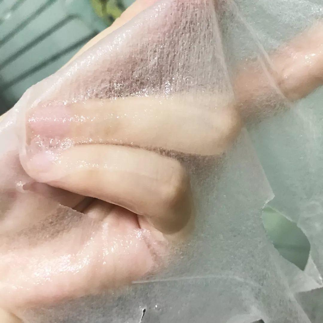 你敷的是面膜,她打的是水光针!!! 你敷的是面膜,她打的是水光针!!!