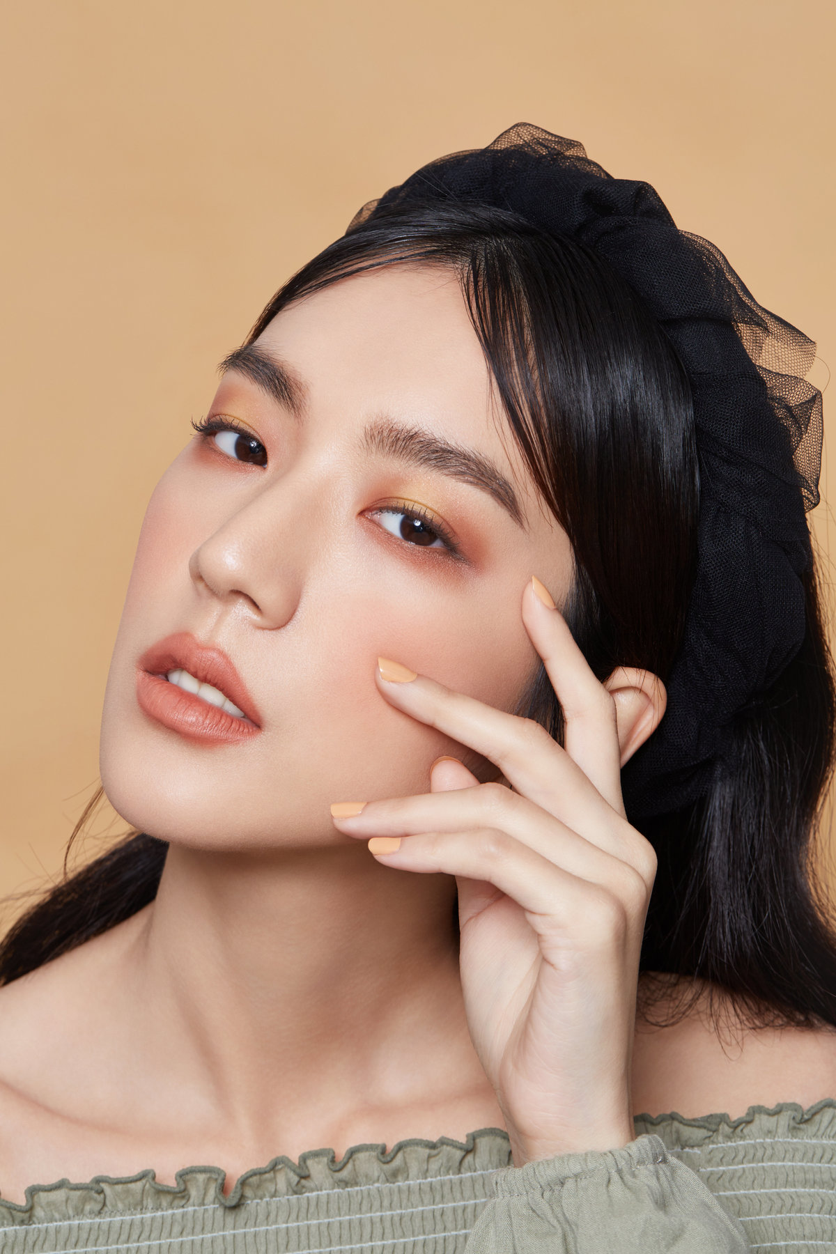 KAIBEAUTY「艺想调色眼彩盘#日安」裸惑上市  KAIBEAUTY 美妆品牌 眼影盘 彩妆 柔嫩 柔顺 持久 温和 明亮 服贴 闪烁 深邃 雾面 饱满 细致 提亮 第4张