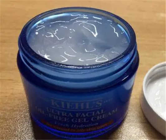 带你摆脱干肌!4款面霜真心推荐，高效补水保湿抗老，让您重获童颜  面霜 第2张