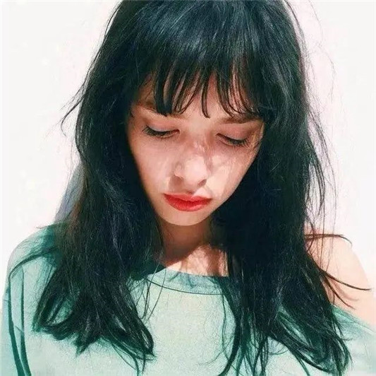 发际线后移、脱发太严重？这些小方法，让你不做秃头女孩
