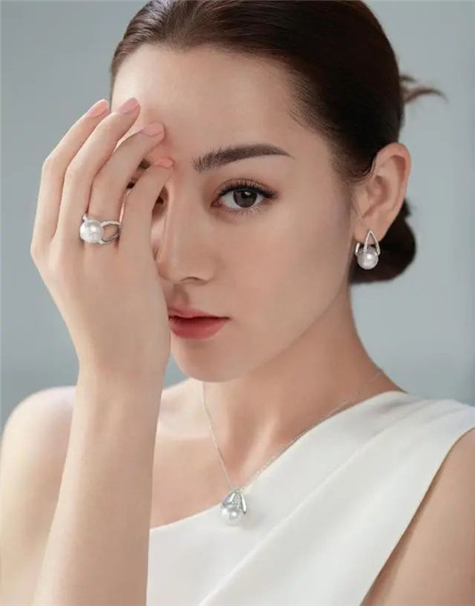 五官再精致的女生，眼睛有这3个“缺点”照样拉低颜值，你有吗？