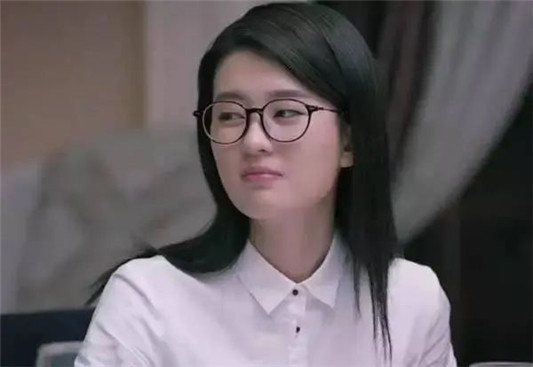 五官再精致的女生，眼睛有这3个“缺点”照样拉低颜值，你有吗？  黑眼圈 第6张
