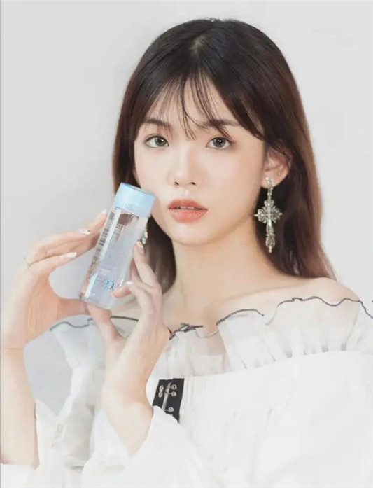 炎热的夏天如何护肤？这几款水乳、面霜，补水防晒又美白