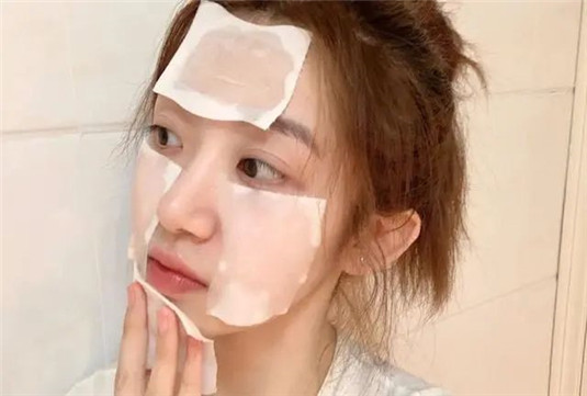 春季护肤小诀窍，告别长痘、起皮、过敏，做冻龄般的女人  皮肤 肌肤 春季 第3张