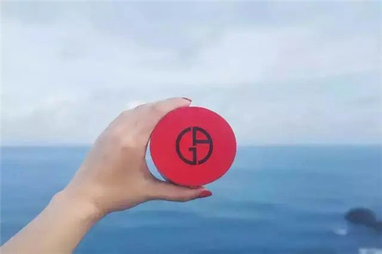 油皮、干皮、混油皮、敏感肌到底哪款气垫粉底才是你的“亲妈”  气垫 遮瑕 持久 第3张