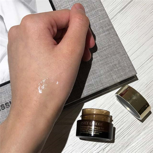 淡化细纹哪款眼霜好,适合眼干或眼细纹的专柜眼霜 眼霜 细纹 第3张 淡化细纹哪款眼霜好,适合眼干或眼细纹的专柜眼霜