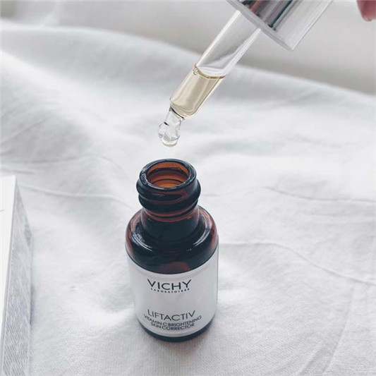 VICHY薇姿15%维生素C超导安瓶使用心得，肤色不均及嘴角暗沉有改善  超导 不均 第2张
