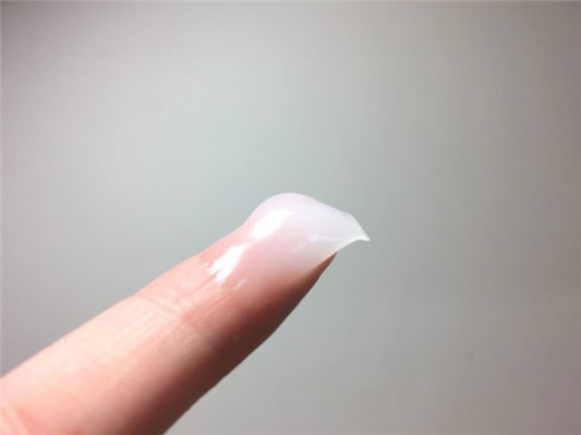 Sofina苏菲娜透美颜饱水控油双效水凝乳液使用心得  凝乳 美颜 第2张