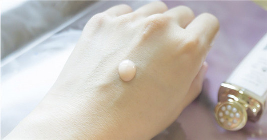 Dior迪奥精萃再生微导眼凝萃，视觉、嗅觉、触觉都能拥抱奢华的感官享受  迪奥 都能 第4张