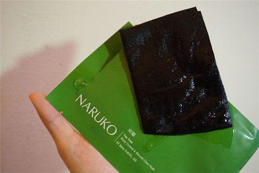NARUKO牛尔亲研茶树净肤痘痘黑面膜使用心得  茶树 面膜 第4张