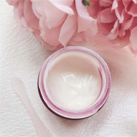 Jurlique茱莉蔻草本青春焕妍眼霜使用心得，很适合搭配按摩的眼霜