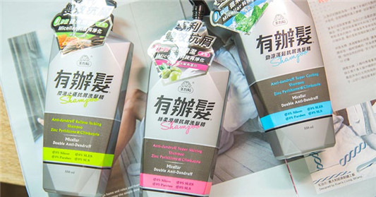 美吾发有办发抗屑洗发精使用心得，超浓密泡泡温和洗净！