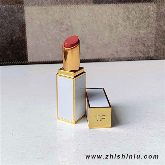 Tom Ford白管口红03 Nubile色号试色,白色外壳意外地高级 彩妆 口红 外壳 第2张 Tom Ford白管口红03 Nubile色号试色,白色外壳意外地高级 彩妆 口红 外壳 第2张