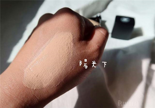 CHANEL香奈儿极致持久无瑕粉底B10色号试色分享 彩妆 粉底 无瑕 第3张 CHANEL香奈儿极致持久无瑕粉底B10色号试色分享 彩妆 粉底 无瑕 第3张