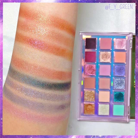 HUDA BEAUTY MERCURY眼影盘试色分享 粉质上面绝对没有问题 彩妆 眼影 分享 第2张 HUDA BEAUTY MERCURY眼影盘试色分享 粉质上面绝对没有问题 彩妆 眼影 分享 第2张