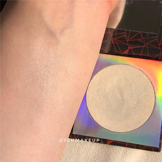 colourpop联名迪士尼反派系列高光试色分享 彩妆 反派 联名 第2张 colourpop联名迪士尼反派系列高光试色分享 彩妆 反派 联名 第2张