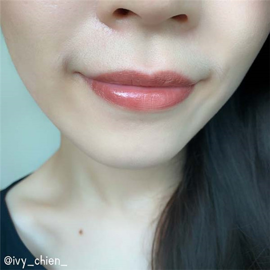香奈儿56号口红试色分享,带有咖啡色调的豆沙梅子色 彩妆 梅子 豆沙 口红 第3张 香奈儿56号口红试色分享,带有咖啡色调的豆沙梅子色 彩妆 梅子 豆沙 口红 第3张
