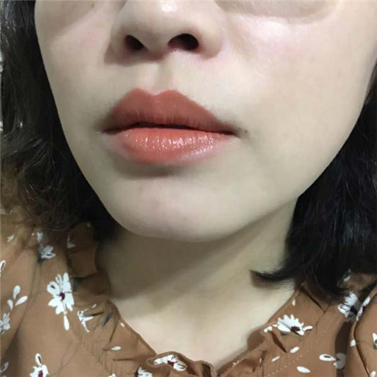 植村秀无色限唇膏#BG950色号试色,2019焦糖橘**色 彩妆 焦糖 唇膏 无色 第3张 植村秀无色限唇膏#BG950色号试色,2019焦糖橘**色 彩妆 焦糖 唇膏 无色 第3张