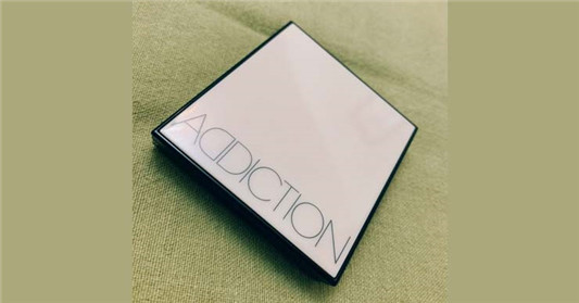 热天不脱妆的Addiction遮瑕盘