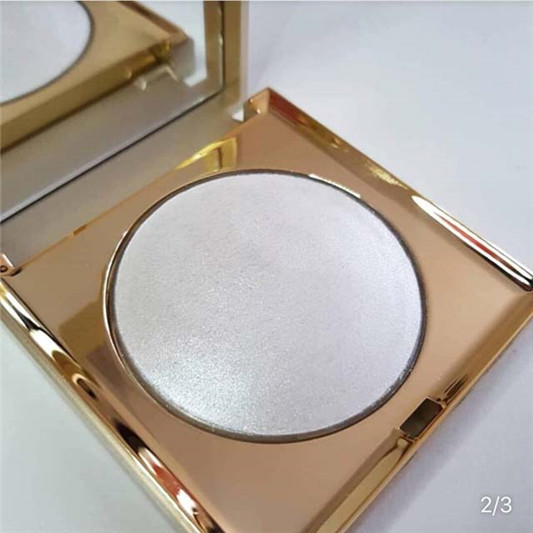 stila诗狄娜天堂幻彩高光粉饼opulence号试色,皮肤像打了水光针一样简直不要太美 彩妆 水光 打了 粉饼 第2张 stila诗狄娜天堂幻彩高光粉饼opulence号试色,皮肤像打了水光针一样简直不要太美 彩妆 水光 打了 粉饼 第2张