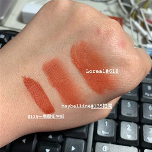 美宝莲巨持色液体唇膏#115#135色号试色,味道很甜很喜欢 彩妆 很喜欢 唇膏 液体 第4张 美宝莲巨持色液体唇膏#115#135色号试色,味道很甜很喜欢 彩妆 很喜欢 唇膏 液体 第4张