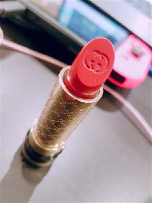 GUCCI LIP LUXURIOUS粗管口红510 SEDUCTION色号试色,低调大方 彩妆 口红 低调 大方 第2张 GUCCI LIP LUXURIOUS粗管口红510 SEDUCTION色号试色,低调大方 彩妆 口红 低调 大方 第2张