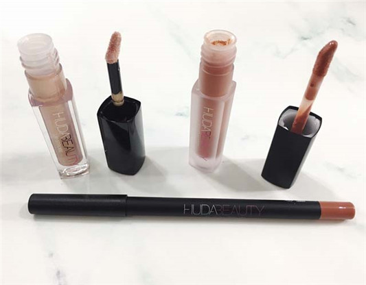 HUDA BEAUTY唇线笔、雾面唇彩、唇蜜试色,想尝试又怕用不完可以买这种小组合 彩妆 组合 用不完 又怕 第2张 HUDA BEAUTY唇线笔、雾面唇彩、唇蜜试色,想尝试又怕用不完可以买这种小组合 彩妆 组合 用不完 又怕 第2张