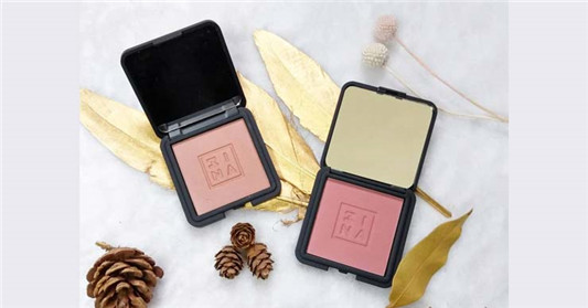 3INA The Blush炫染腮红2个热门色号试色，粉质细、显色、持久度还不错！