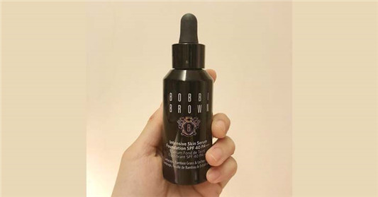 BobbiBrown冬虫夏草粉底使用心得，不是油油腻腻的感觉满自然的！
