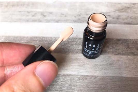 BobbiBrown冬虫夏草粉底使用心得,不是油油腻腻的感觉满自然的! 彩妆 冬虫夏草 油油 粉底 第2张 BobbiBrown冬虫夏草粉底使用心得,不是油油腻腻的感觉满自然的! 彩妆 冬虫夏草 油油 粉底 第2张