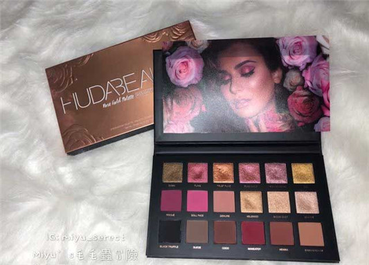 HUDA BEAUTY玫瑰金眼影盘试色分享 彩妆 眼影 玫瑰 分享 第2张 HUDA BEAUTY玫瑰金眼影盘试色分享 彩妆 眼影 玫瑰 分享 第2张