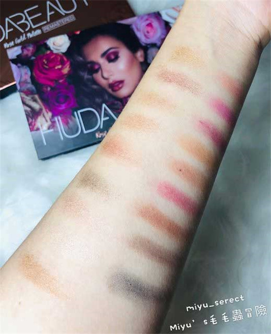 HUDA BEAUTY玫瑰金眼影盘试色分享 彩妆 眼影 玫瑰 分享 第4张 HUDA BEAUTY玫瑰金眼影盘试色分享 彩妆 眼影 玫瑰 分享 第4张