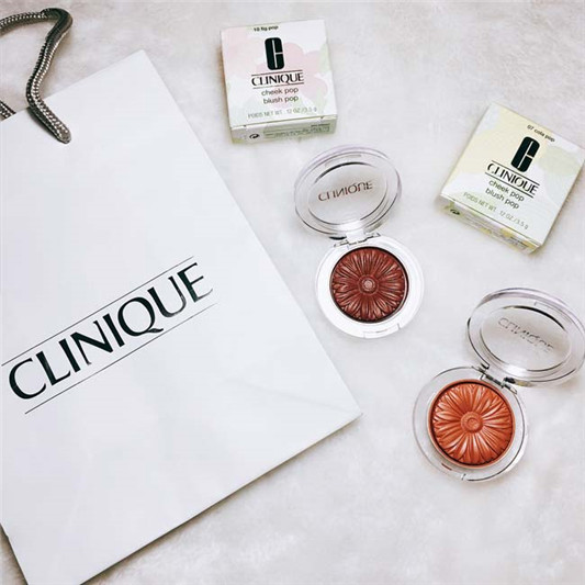CLINIQUE倩碧小花腮红#07#10色号试色分享 彩妆 腮红 小花 倩碧 第2张 CLINIQUE倩碧小花腮红#07#10色号试色分享 彩妆 腮红 小花 倩碧 第2张
