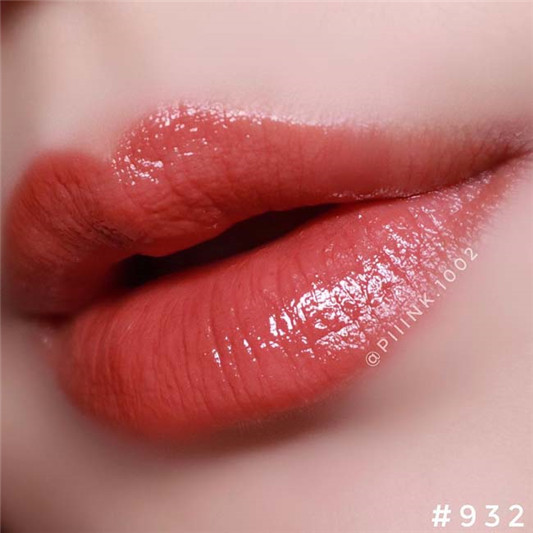 欧莱雅Loreal绝对情迷镜面唇膏#932#934色号试色分享 彩妆 唇膏 镜面 情迷 第2张 欧莱雅Loreal绝对情迷镜面唇膏#932#934色号试色分享 彩妆 唇膏 镜面 情迷 第2张