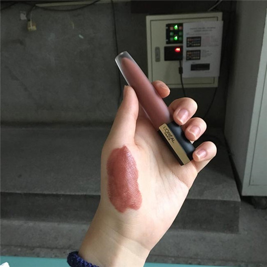巴黎欧莱雅小钢笔唇釉#116色号试色分享 彩妆 巴黎 钢笔 分享 第2张 巴黎欧莱雅小钢笔唇釉#116色号试色分享 彩妆 巴黎 钢笔 分享 第2张
