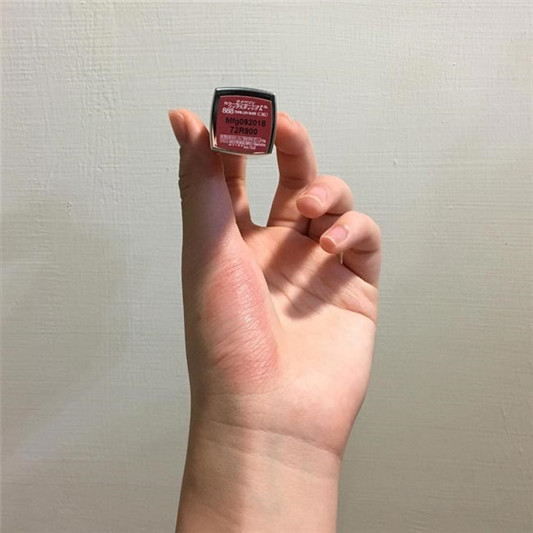 MAYBELLINE美宝莲口红#888色号试色分享 彩妆 口红 美宝莲 分享 第4张 MAYBELLINE美宝莲口红#888色号试色分享 彩妆 口红 美宝莲 分享 第4张