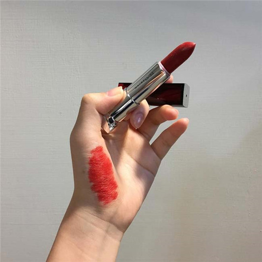 MAYBELLINE美宝莲口红#917色号试色分享 彩妆 口红 美宝莲 分享 第2张 MAYBELLINE美宝莲口红#917色号试色分享 彩妆 口红 美宝莲 分享 第2张