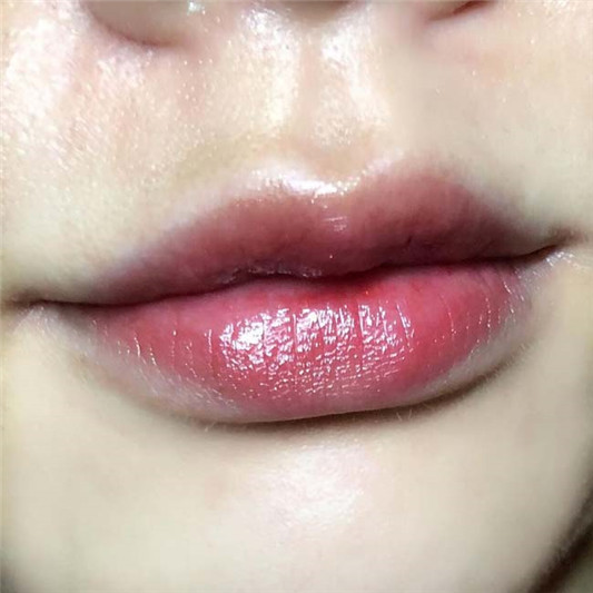 YSL情挑诱光水唇膏#83色号试色分享 彩妆 唇膏 分享 YSL 第2张 YSL情挑诱光水唇膏#83色号试色分享 彩妆 唇膏 分享 YSL 第2张