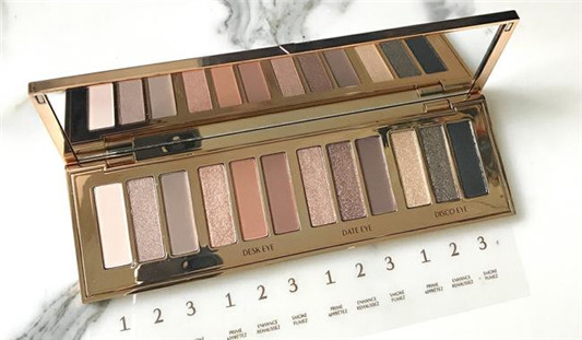 细致珠光很美！Charlotte Tilbury新推出**12色眼影盘  彩妆 眼影 很美 ** 第2张