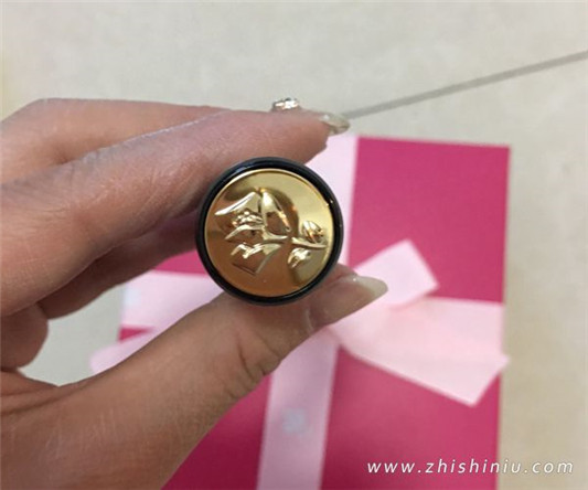 LANCOME兰蔻菁纯柔润丝绒唇膏使用心得  彩妆 柔润 丝绒 唇膏 第3张