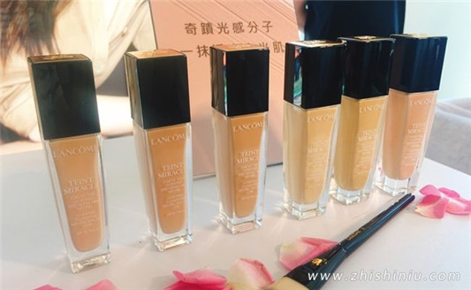 LANCOME兰蔻全新TEINT MIRACLE奇迹薄纱粉底液，18小时超保湿透出水光肌  彩妆 水光 薄纱 透出 第2张