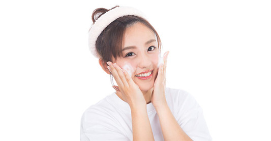 乳液和面霜有什么区别，功效一样吗，  百科 面霜 乳液 有什么区别 第2张