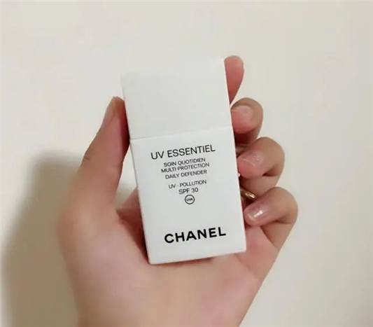 大牌护肤品踩雷：香奈儿防晒水油分离，小棕瓶眼霜长脂肪粒！  护肤品 第2张