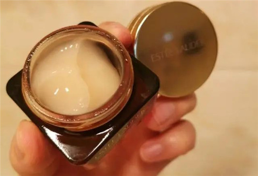 大牌护肤品踩雷：香奈儿防晒水油分离，小棕瓶眼霜长脂肪粒！  护肤品 第4张