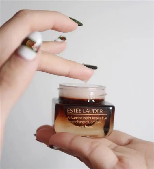 大牌护肤品踩雷：香奈儿防晒水油分离，小棕瓶眼霜长脂肪粒！  护肤品 第5张