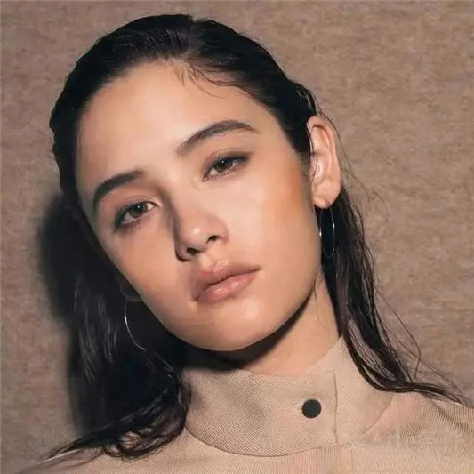 脸上有这4个特征的女生，说明你是“高级脸”，越看越好看的类型  高级 第4张
