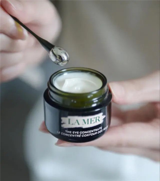 口碑超好眼霜测评：小棕瓶抗蓝光，兰蔻淡纹好，后两款有钱人用！  眼霜 第4张