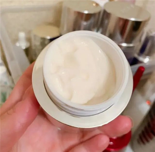 口碑超好眼霜测评：小棕瓶抗蓝光，兰蔻淡纹好，后两款有钱人用！  眼霜 第6张