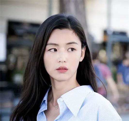 黑黄皮口红别乱选，这4款“踩雷”色号显黑没气质，别交智商税！  口红 第4张