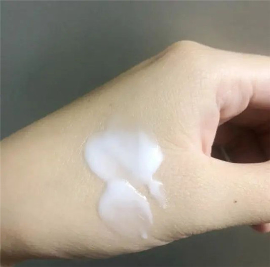 网红水乳也有“雷区”？内含酒精只是其一，选错还可能会烂脸！  肤质 第6张
